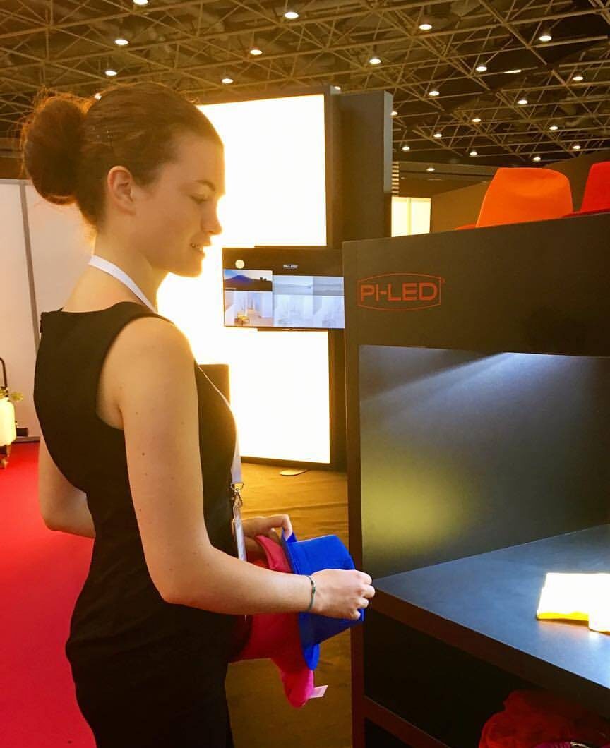 EUREXPOjpg_5941334a77afb Hôtesses d'accueil bilingues agence PANAMA au salon ONLYLIGHT Eurexpo Lyon Chassieu