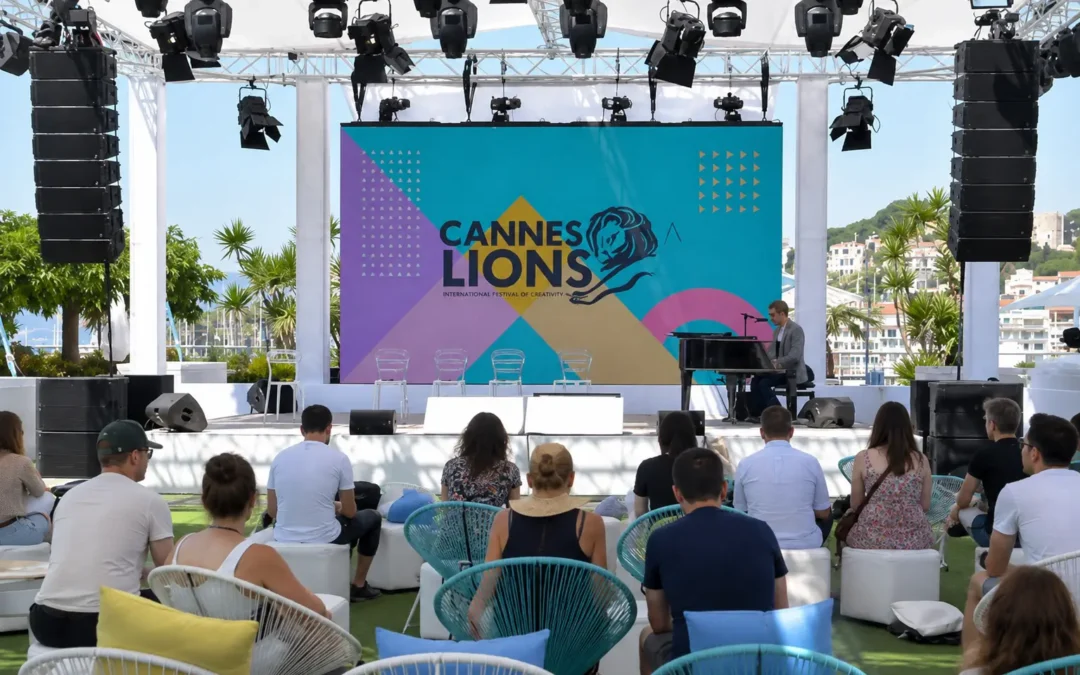 Des visiteurs présents au Cannes Lions
