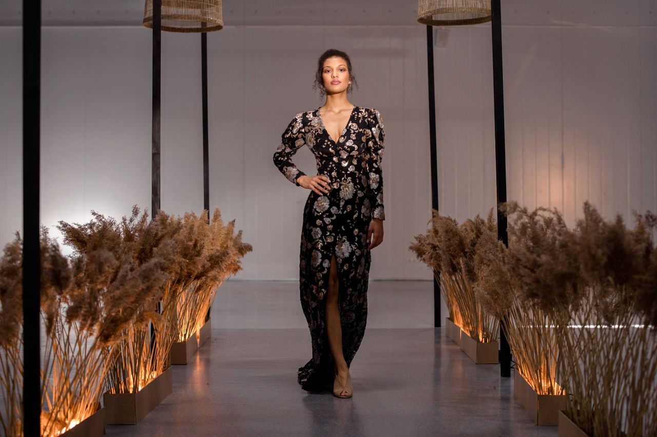 Mannequin au Paris Fashion Week Mannequin défilant au Paris Fashion Week